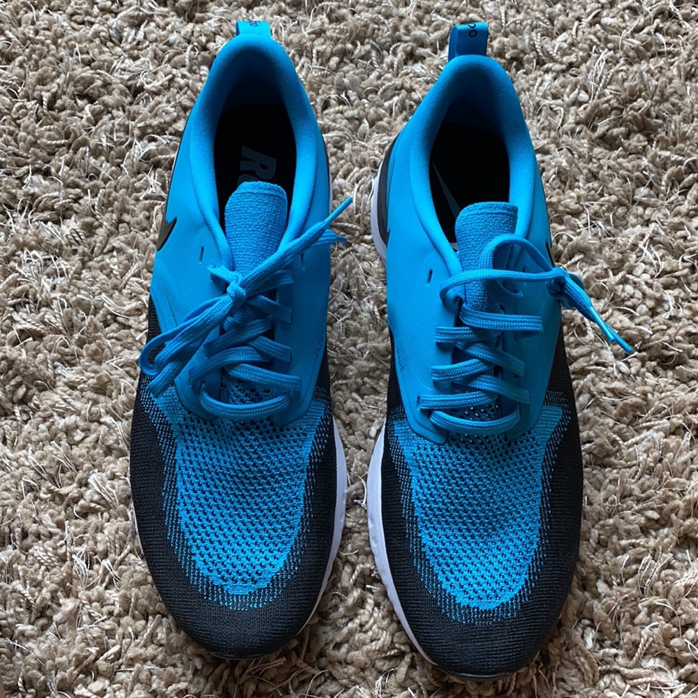 Nike Odyssey React 2 Flyknit - Picture 2 of 7